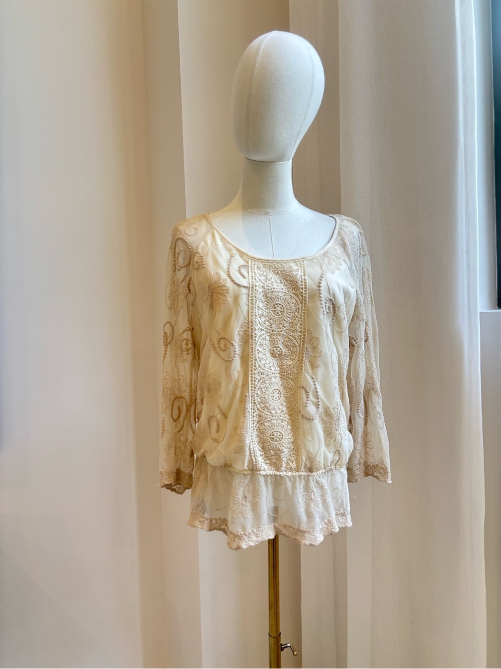 Adiva Cream Mesh Lace Floral Embroidered Peasant Top size M